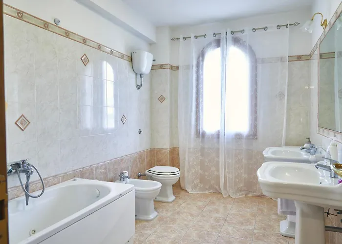 Maddalena * Кастель-ди-Сангро